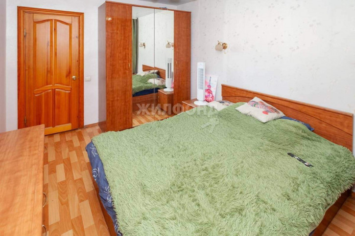 3-комн квартира Павлова улица, д.8