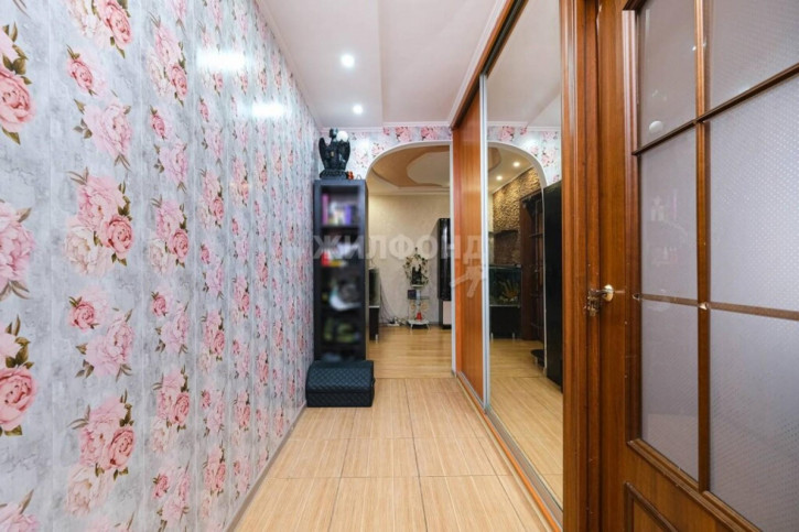 3-комн квартира Доватора, 31