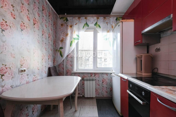 3-комн квартира Доватора, 31