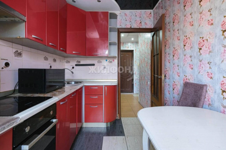 3-комн квартира Доватора, 31