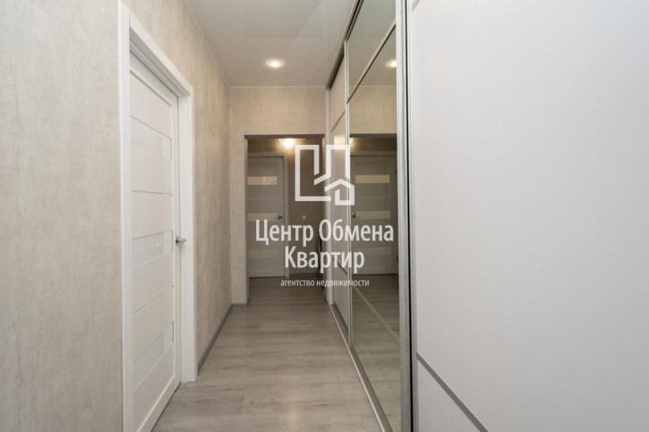 3-комн квартира Байкальская, 236В - 1