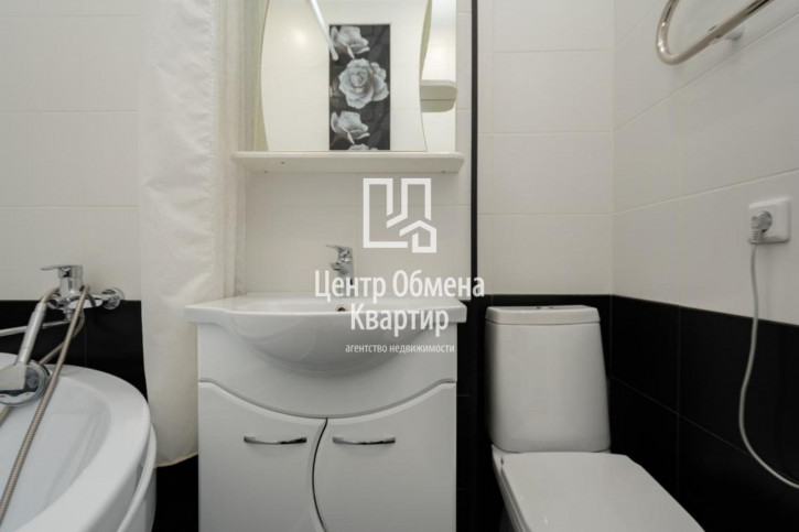 3-комн квартира Байкальская, 236В - 1