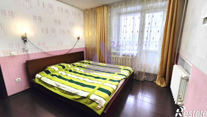 3-комн квартира улица Антона Петрова, дом 246