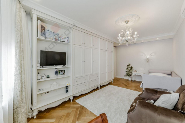 4-комн квартира Кожевенная ул, 24