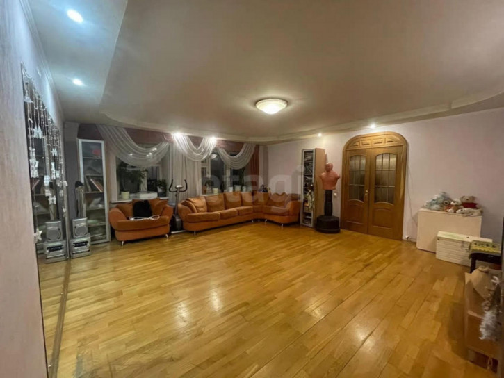 4-комн квартира улица Чехова, 13