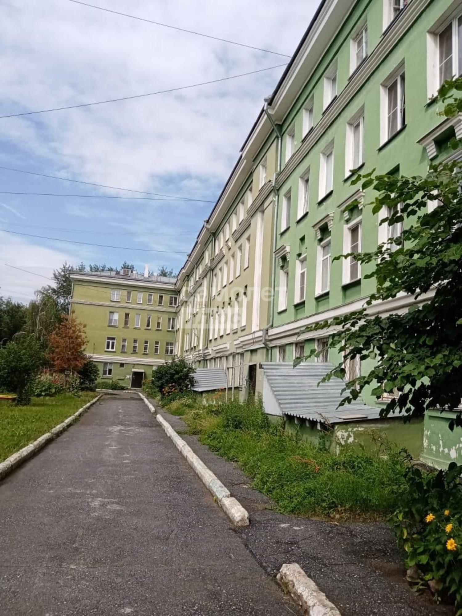 Купить комнату за 980 000 рублей на Плахотного, 17