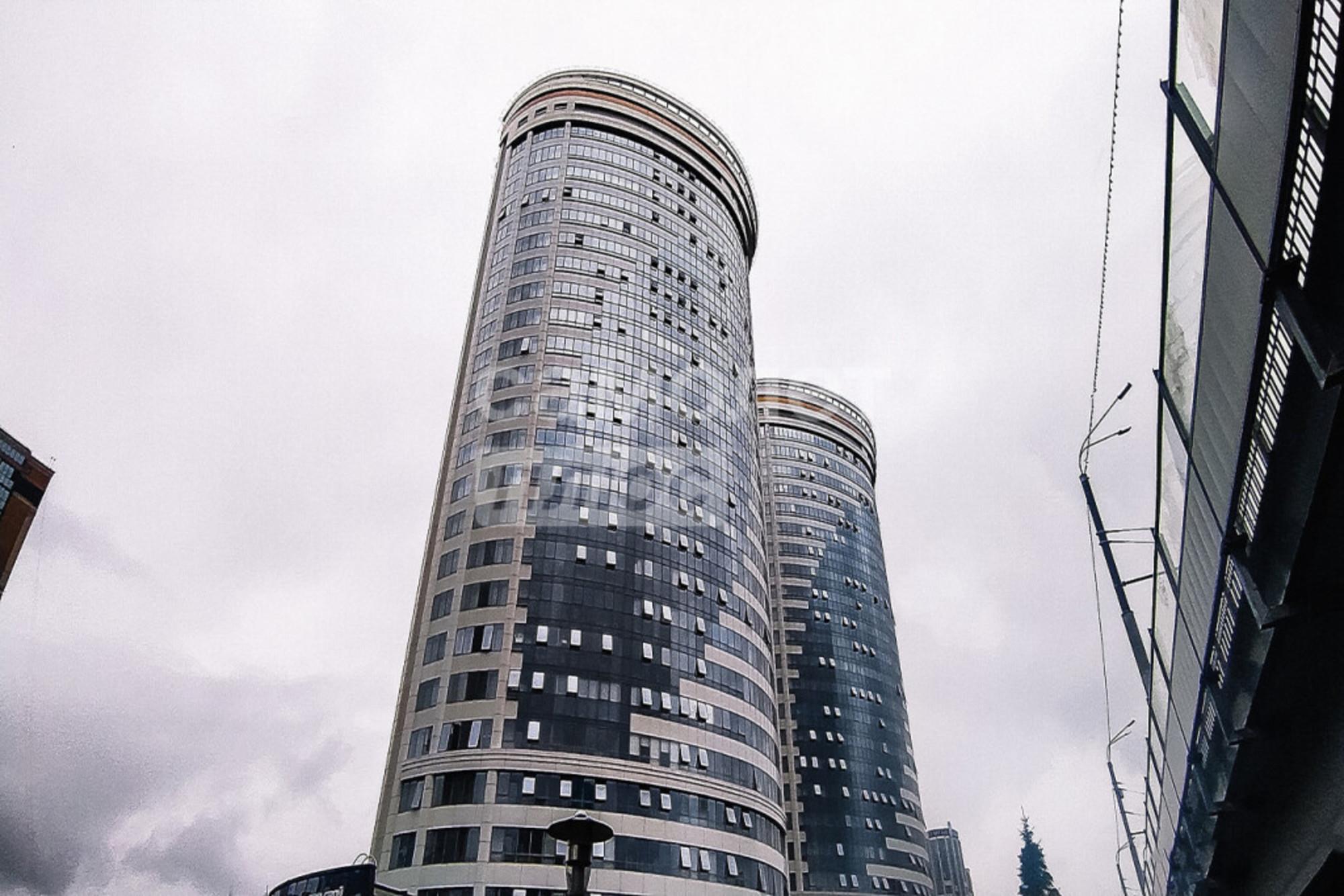 Продажа 2-комн квартиры Сибревкома, 9