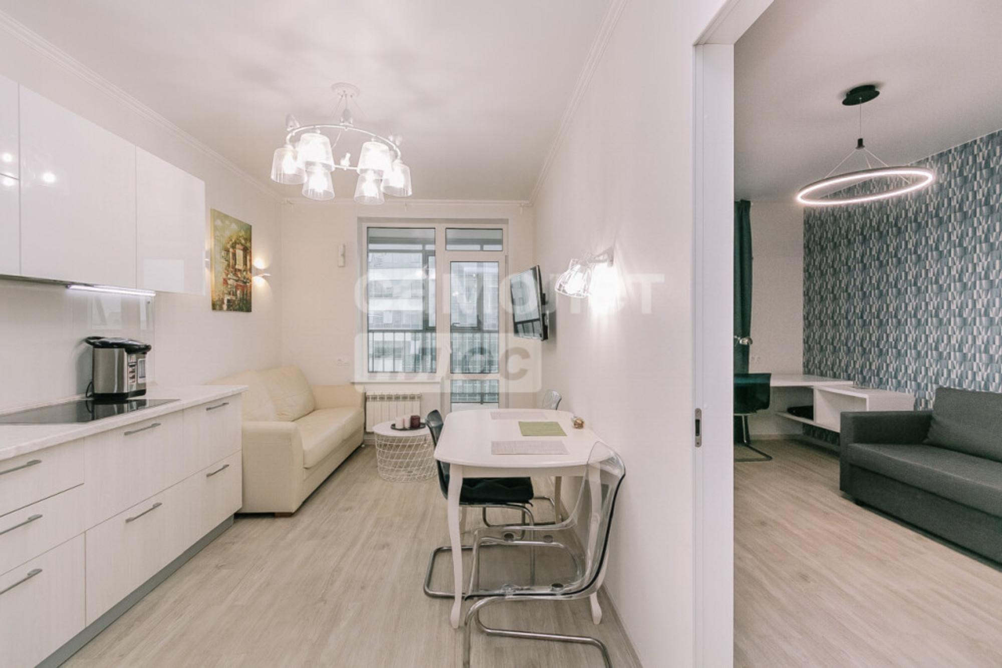 Продажа 2-комн квартиры Сибревкома, 9