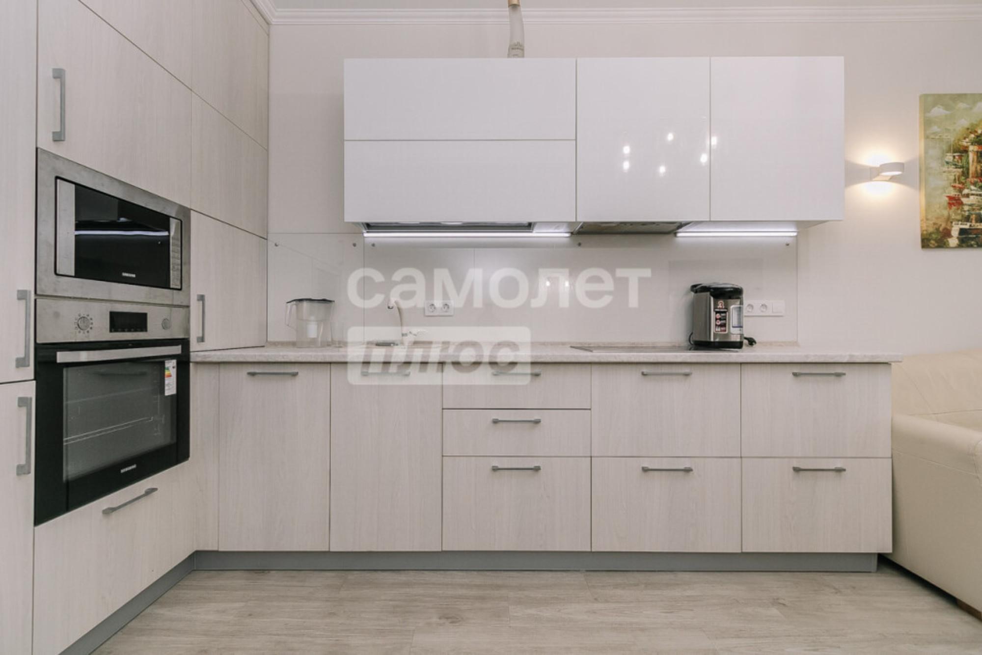 Продажа 2-комн квартиры Сибревкома, 9