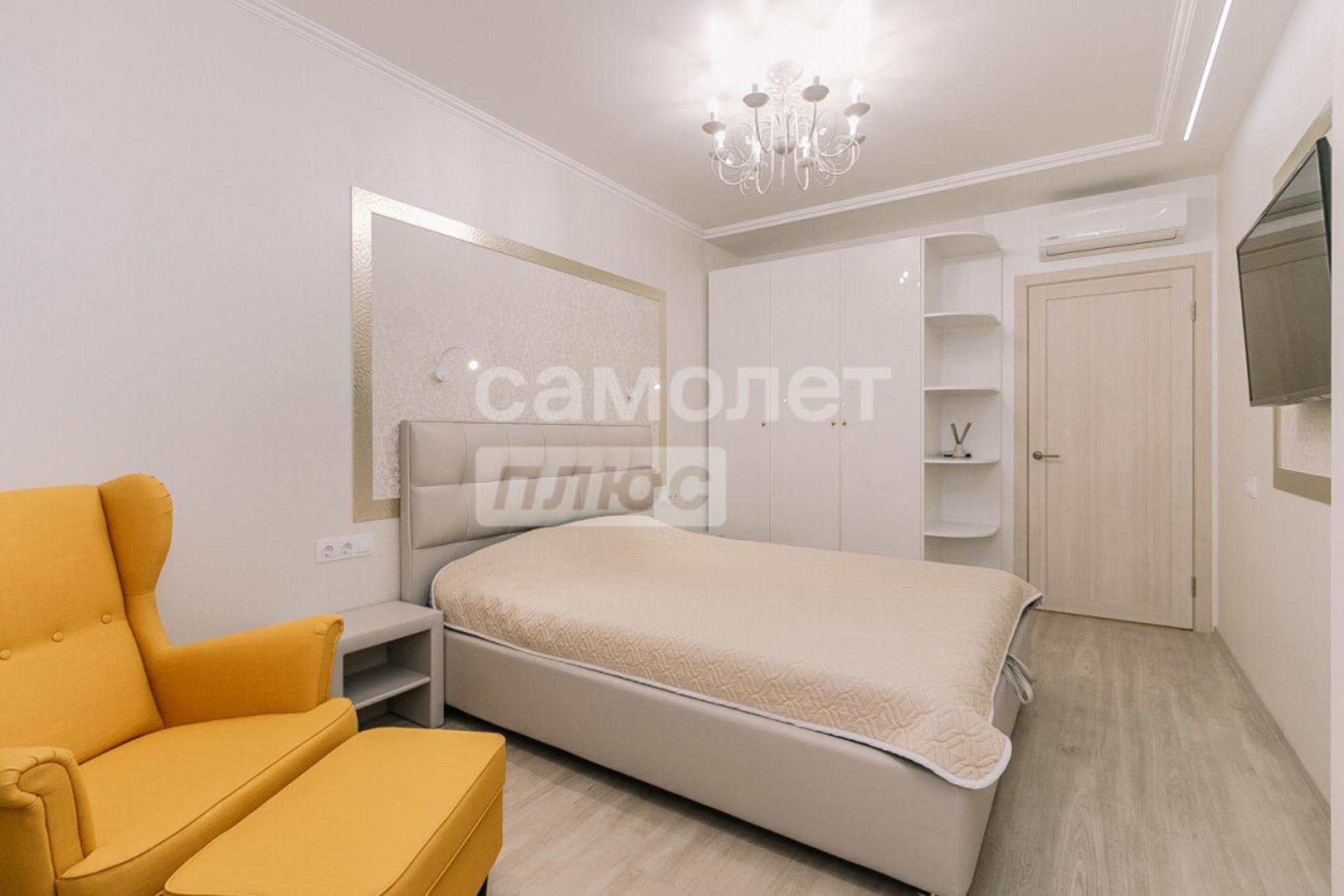 Продажа 2-комн квартиры Сибревкома, 9