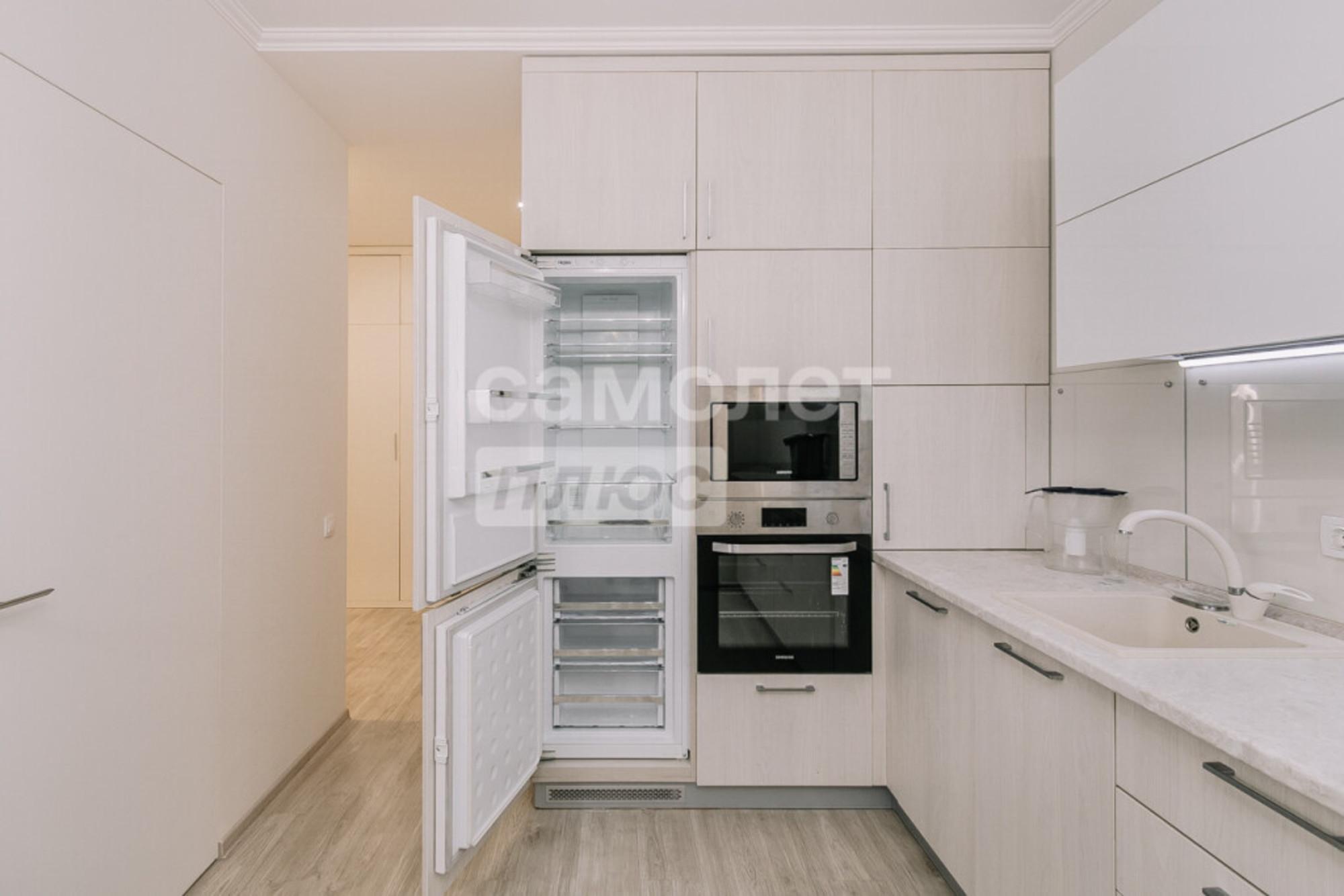 Продажа 2-комн квартиры Сибревкома, 9