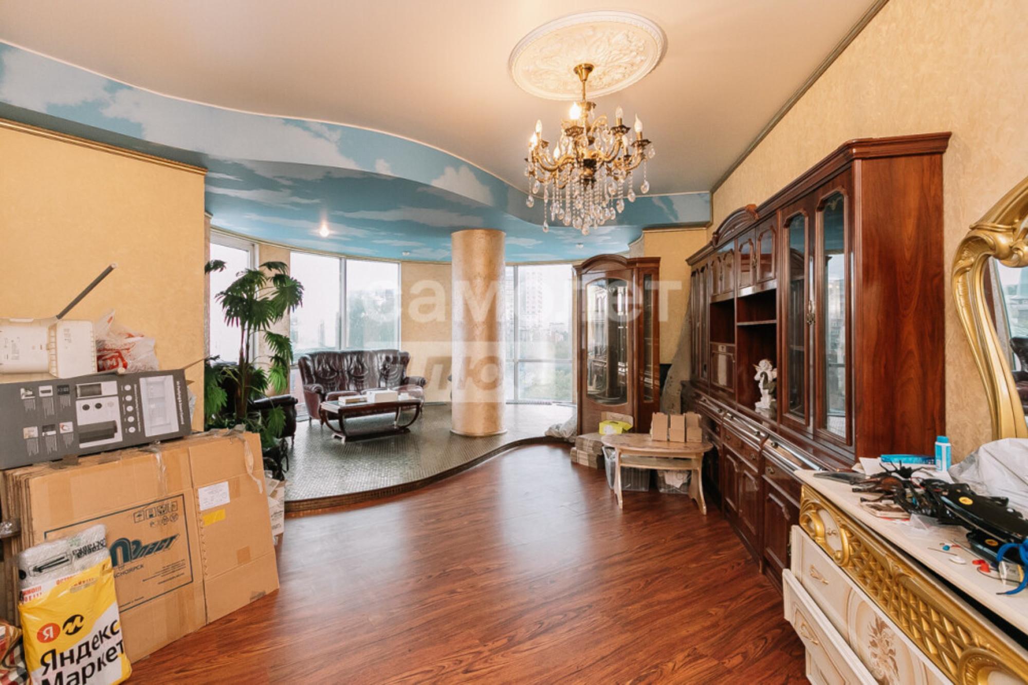 Продажа 3-комн квартиры Сибирская, 57