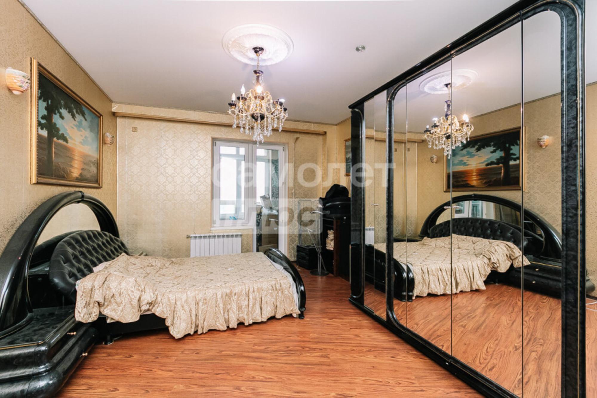 Продажа 3-комн квартиры Сибирская, 57