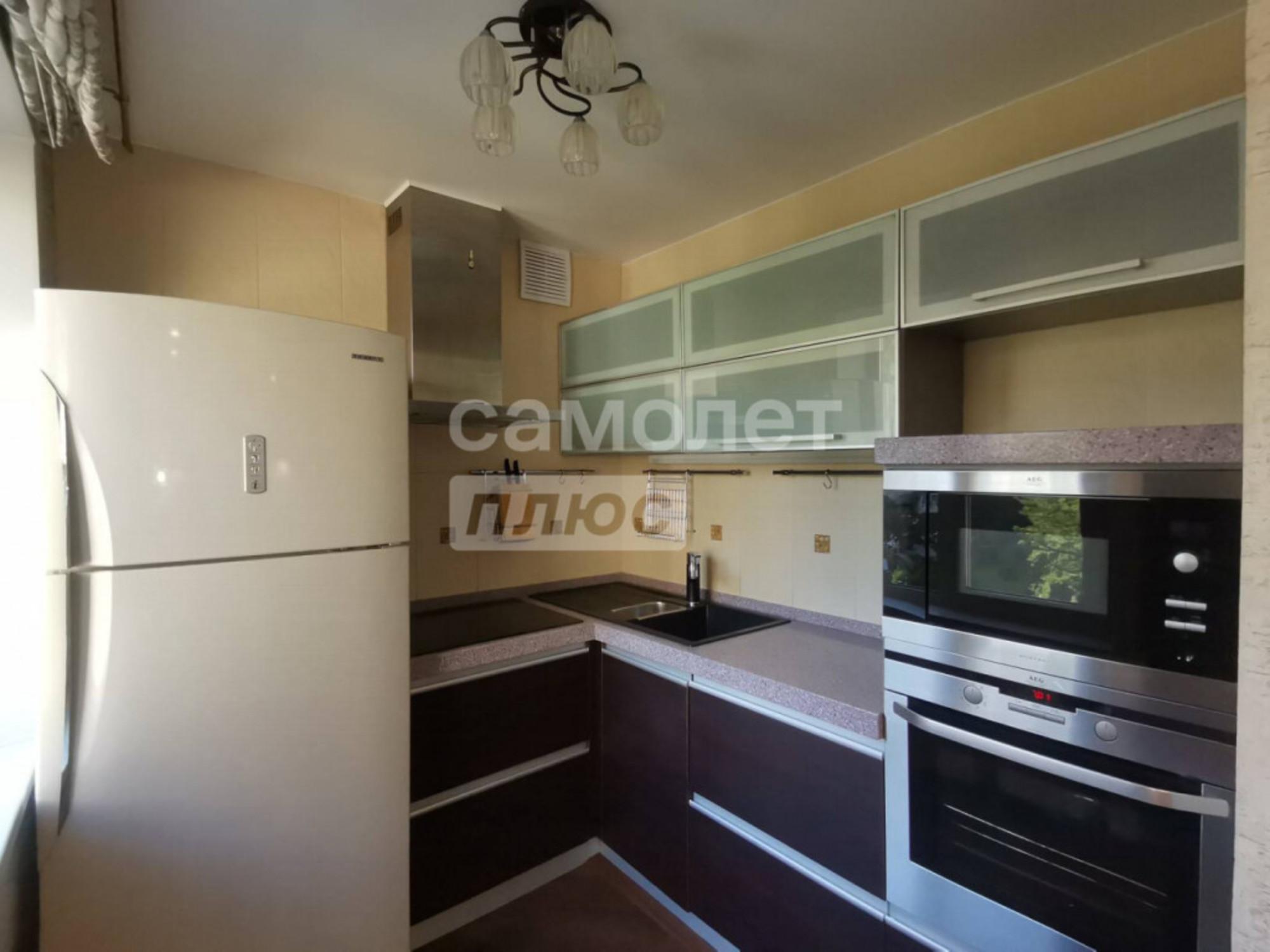 Продажа 3-комн квартиры Крылова, 47