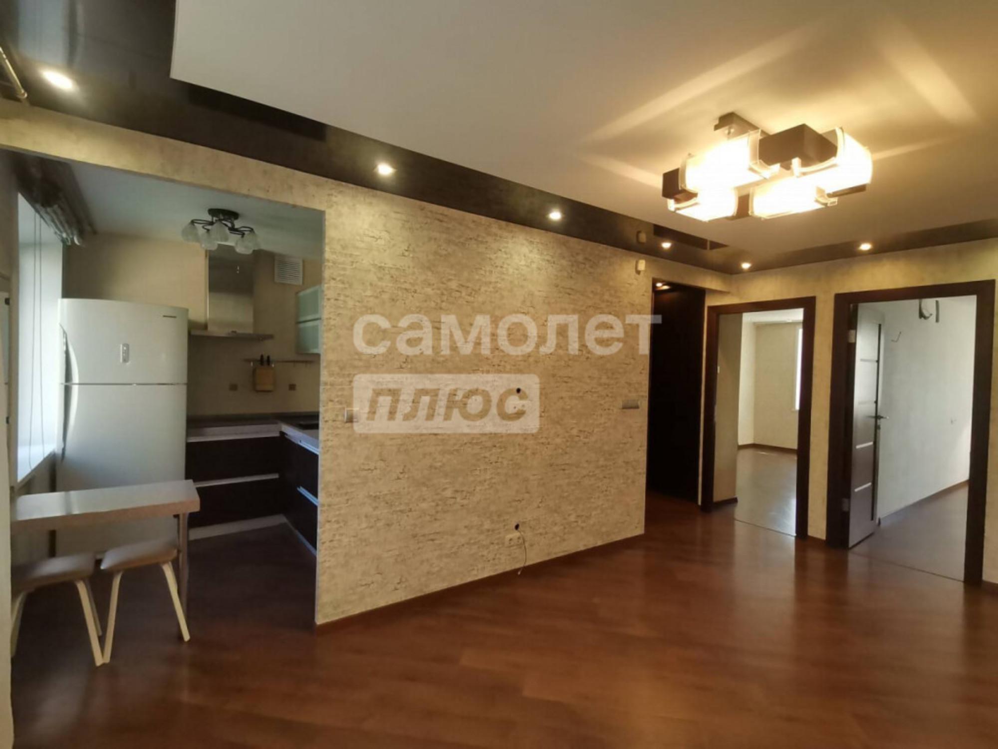 Продажа 3-комн квартиры Крылова, 47
