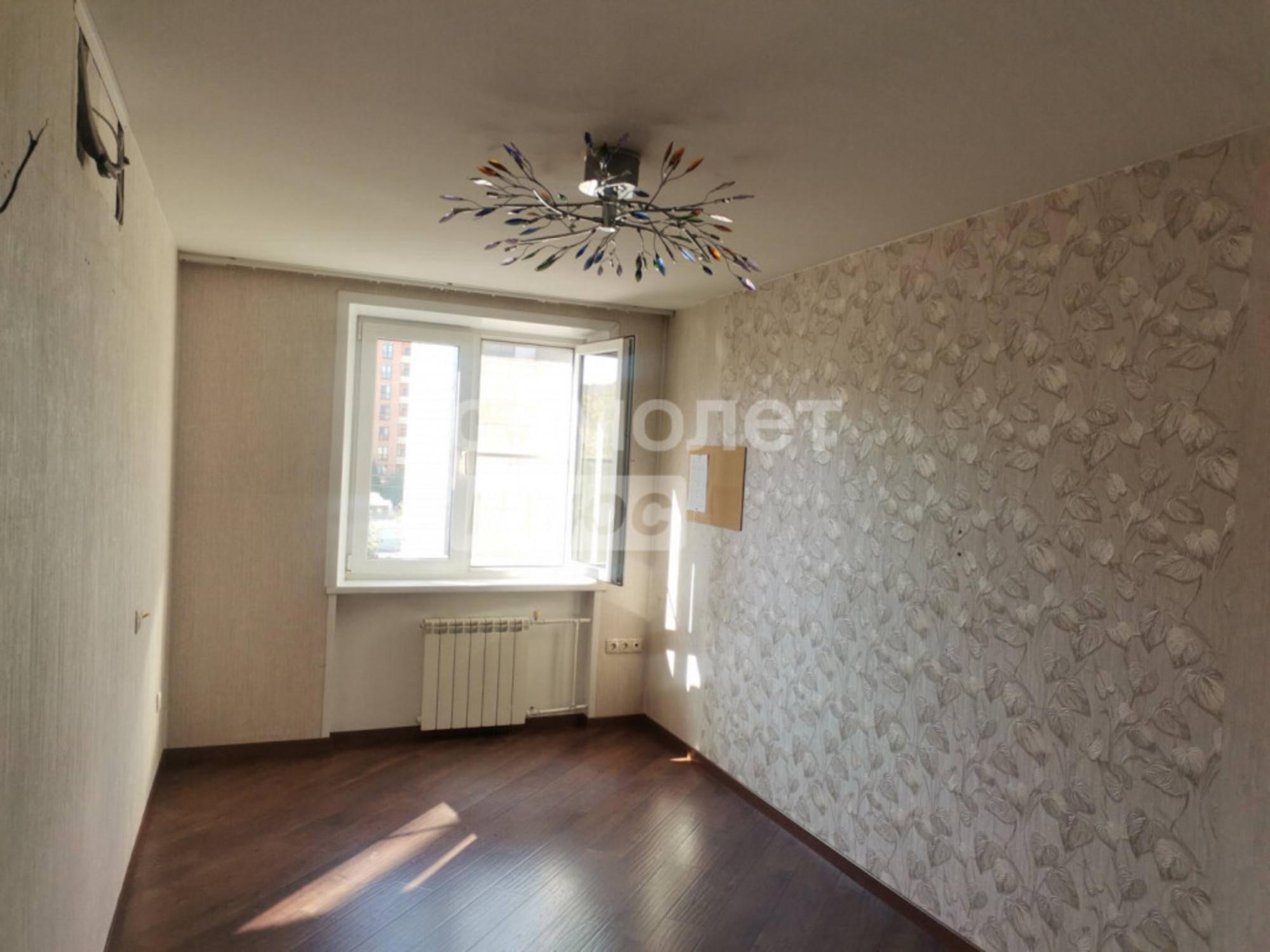 Продажа 3-комн квартиры Крылова, 47