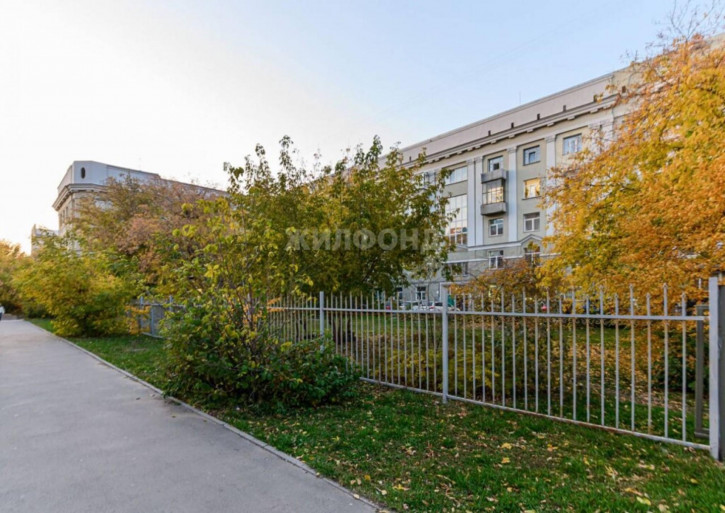 3-комн квартира Крылова, 3