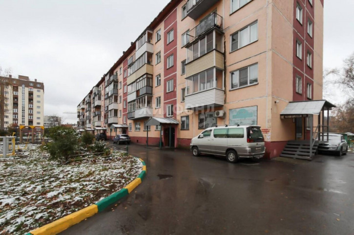 1-комн квартира Челюскинцев, 22