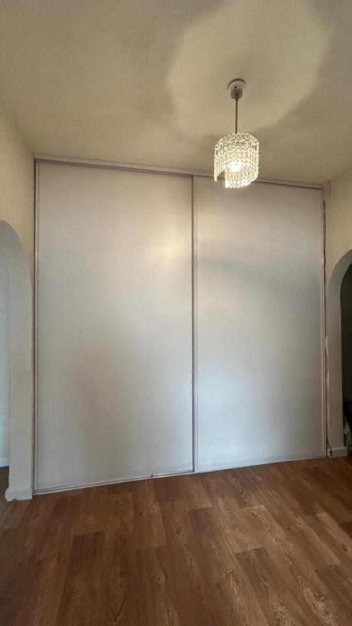3-комн квартира Короленко, 7