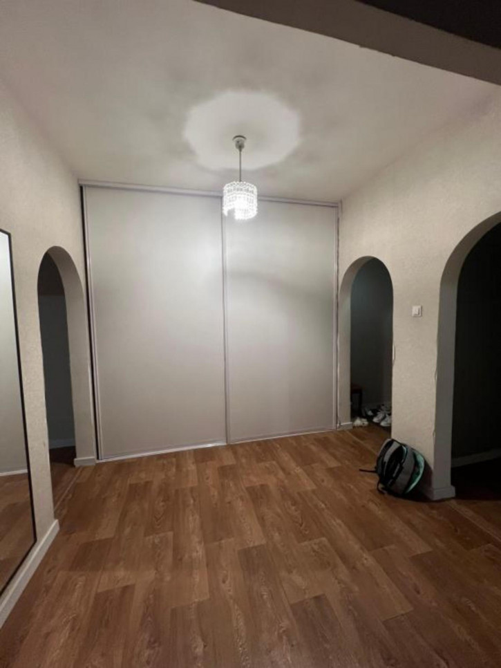 3-комн квартира Короленко, 7