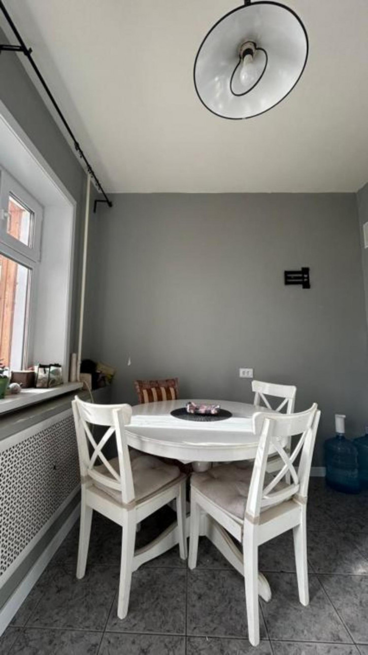 3-комн квартира Короленко, 7