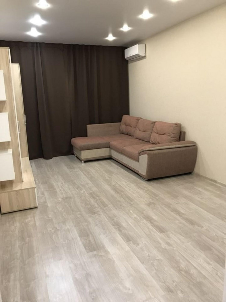 2-комн квартира Лукачева улица, 6