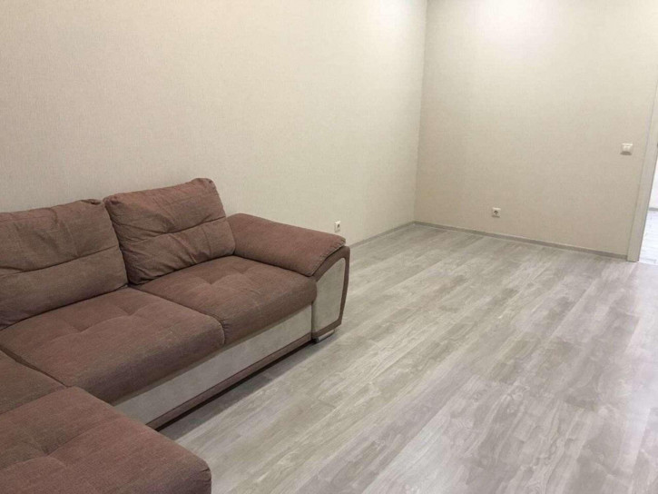 2-комн квартира Лукачева улица, 6