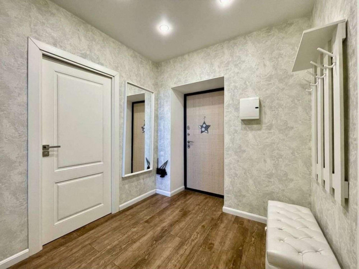 1-комн квартира Петра Алабина улица, 2