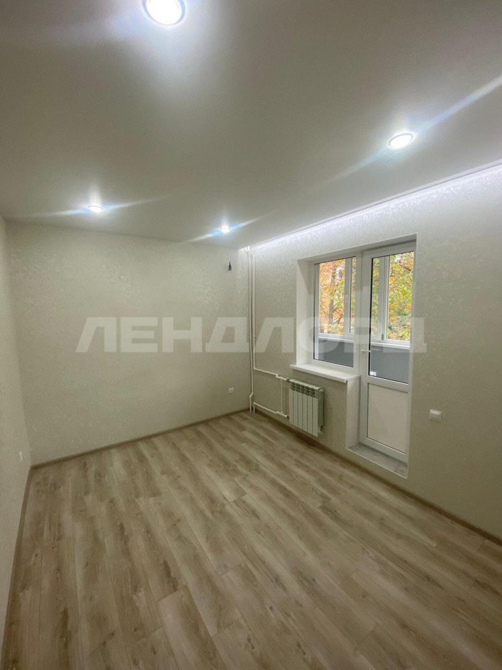 2-комн квартира проспект Королёва, 16