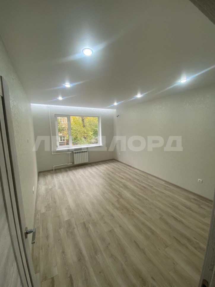 2-комн квартира проспект Королёва, 16
