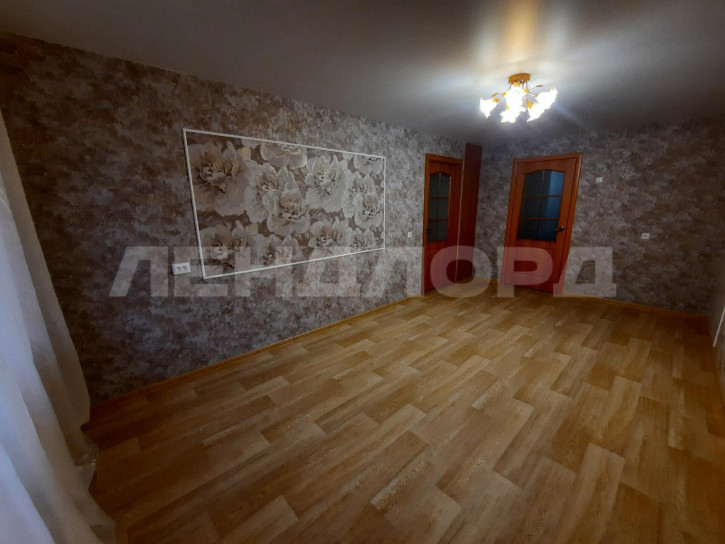 3-комн квартира улица Дубовского, 46