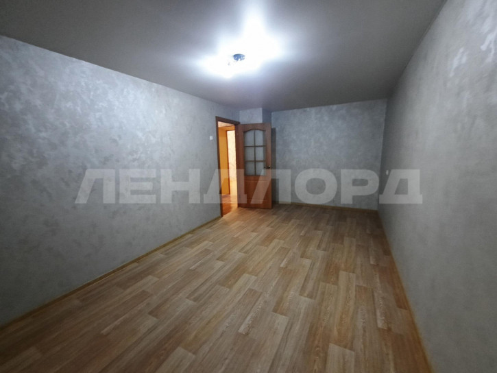 3-комн квартира улица Дубовского, 46