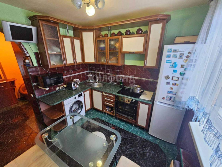 4-комн квартира Сибирская улица, д.15