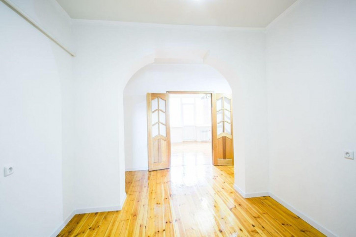 2-комн квартира Клиническая ул, 11А