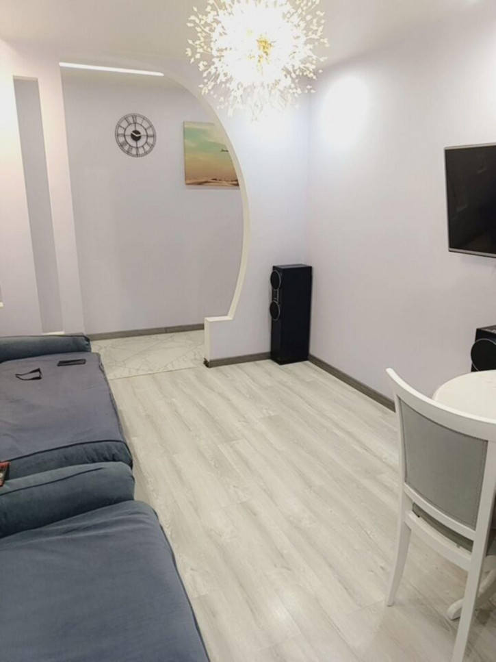 3-комн квартира Космонавтов ул, 17А 3-комн квартира Космонавтов ул, 17А