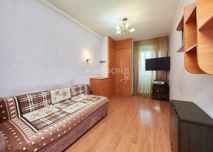 3-комн квартира Красина улица, д.72