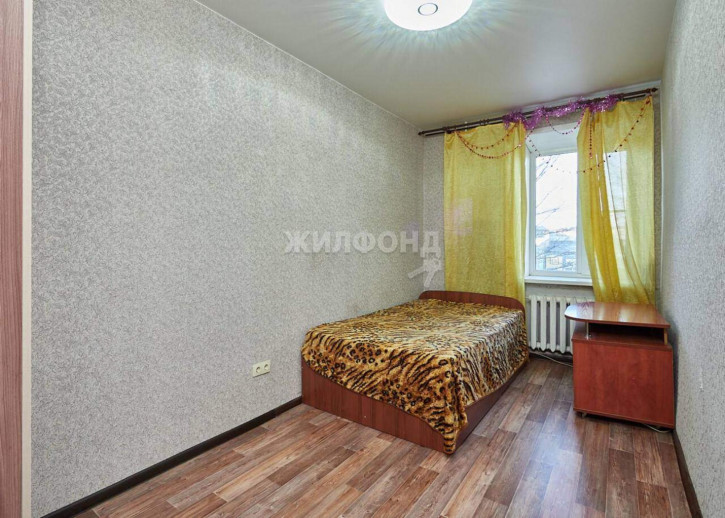 3-комн квартира Красина улица, д.72