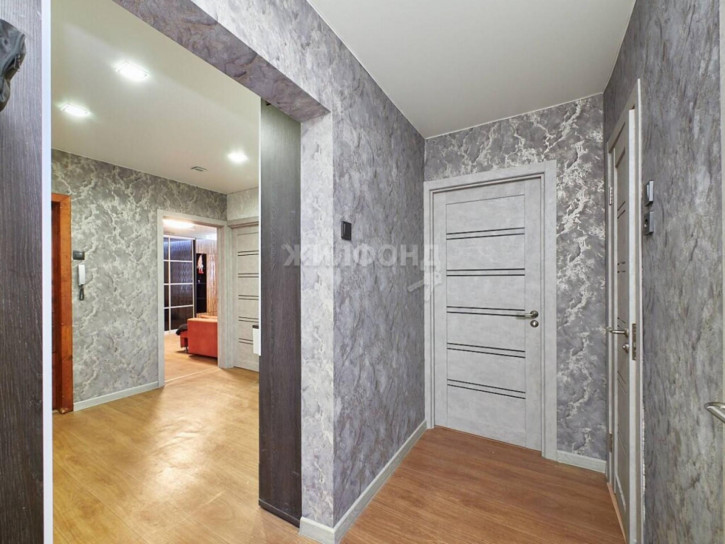 3-комн квартира Есенина, 8/1