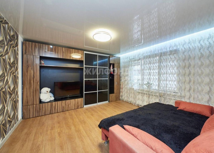 3-комн квартира Есенина, 8/1