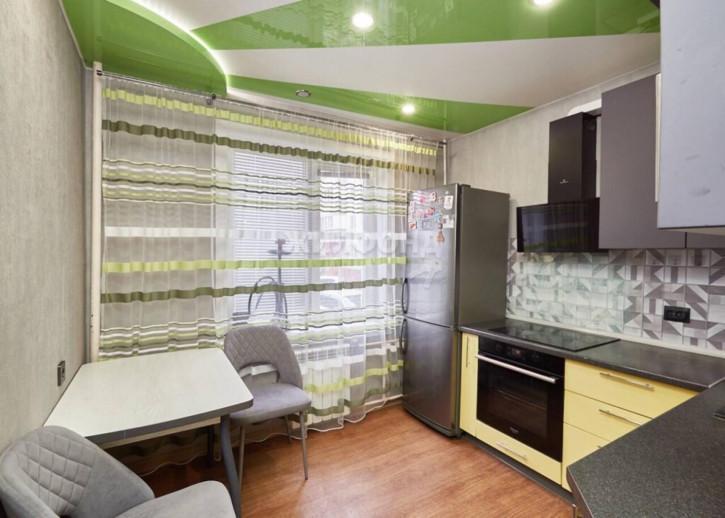 3-комн квартира Есенина, 8/1