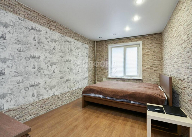 3-комн квартира Есенина, 8/1