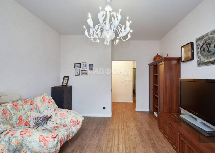 3-комн квартира Крылова, 3