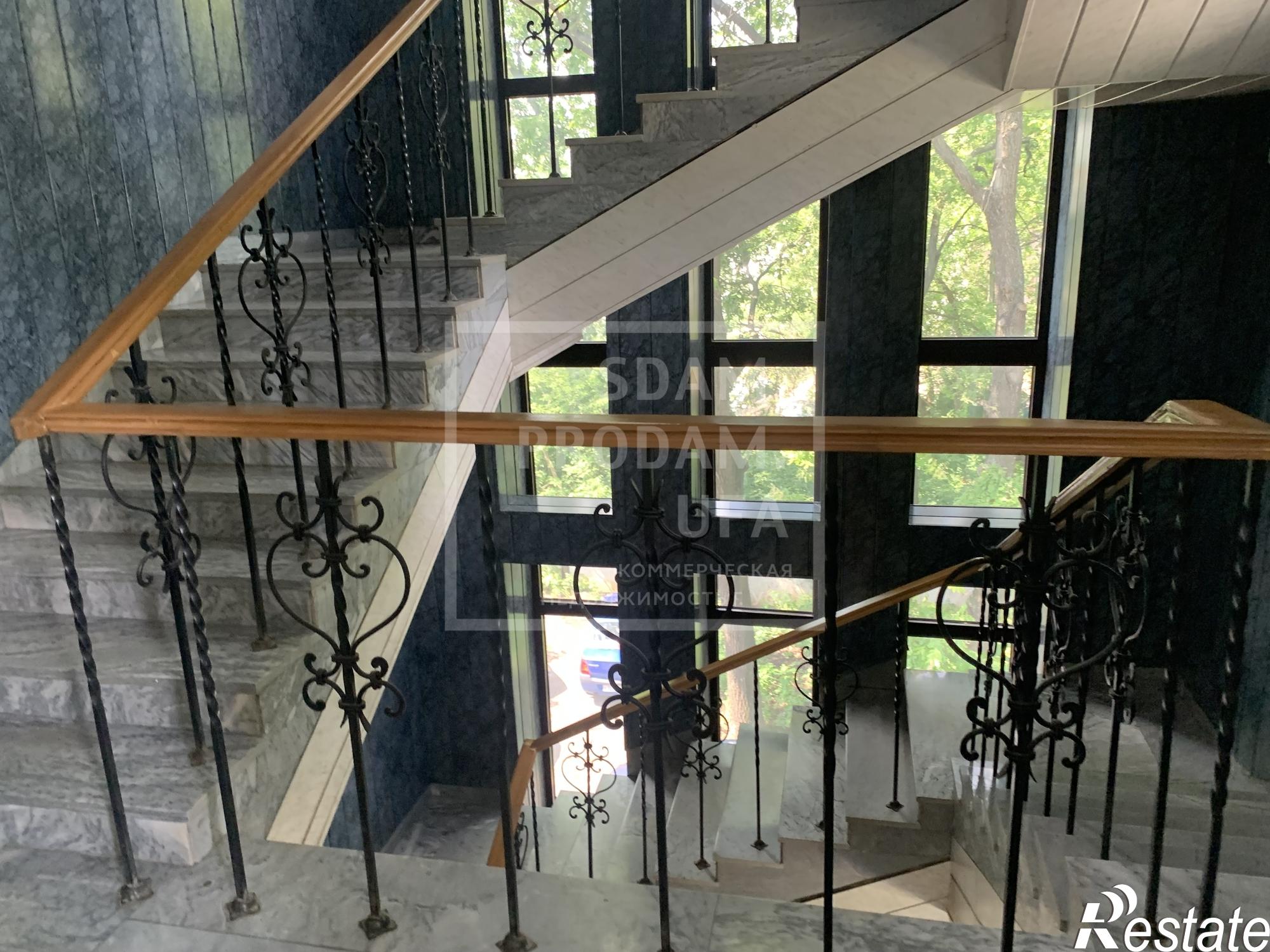 Сдать офис, помещение под офис за 24 090 рублей на Цветочная улица, д.3/1