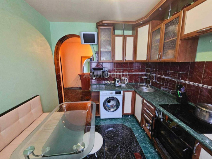 4-комн квартира Сибирская улица, д.15