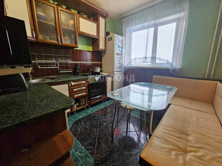 4-комн квартира Сибирская улица, д.15