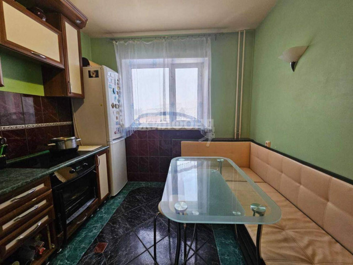 4-комн квартира Сибирская улица, д.15