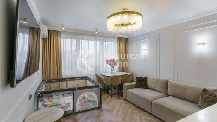3-комн квартира улица Газовиков, 34