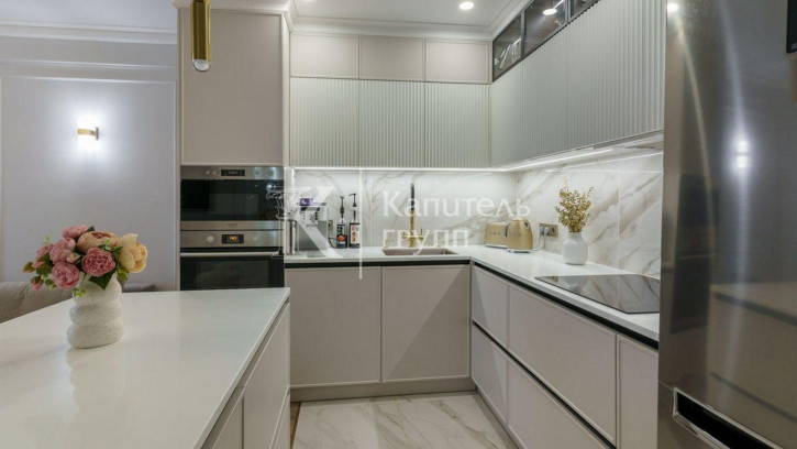 3-комн квартира улица Газовиков, 34