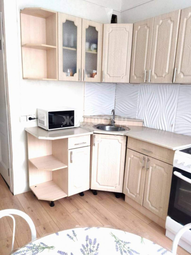 2-комн квартира Красноармейская улица, д.102 2-комн квартира Красноармейская улица, д.102