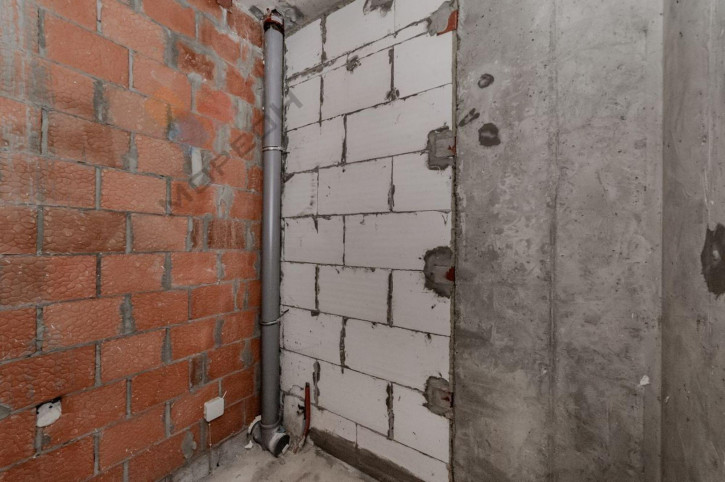 1-комн квартира им. лётчика Позднякова ул, 2к15